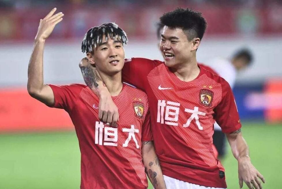 曼城有7个比赛日后占据榜首，时间最长，但他们暂时掉至第四。